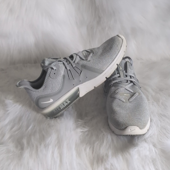 Nike Air Max Sequent 3 Wolf Grey & White Mens Size 9 - Picture 1 of 9